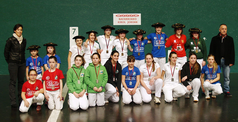 El Front&oacute;n Labrit acogi&oacute; las finales de los Juegos Deportivos de Navarra en las categor&iacute;as de Pala Corta Juvenil y de Paleta Goma Femenina.